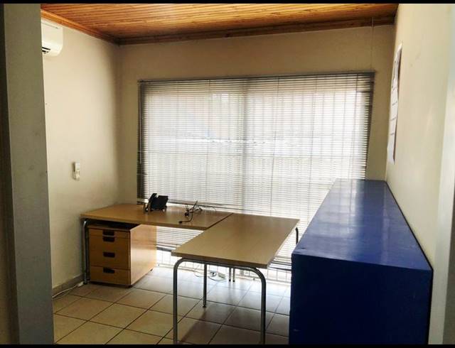 OFFICE FOR SALE IN ASTON MANOR